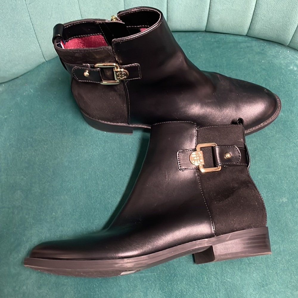Tommy Hilfiger Inella in Mix Media Black Ankle Booties NWOB